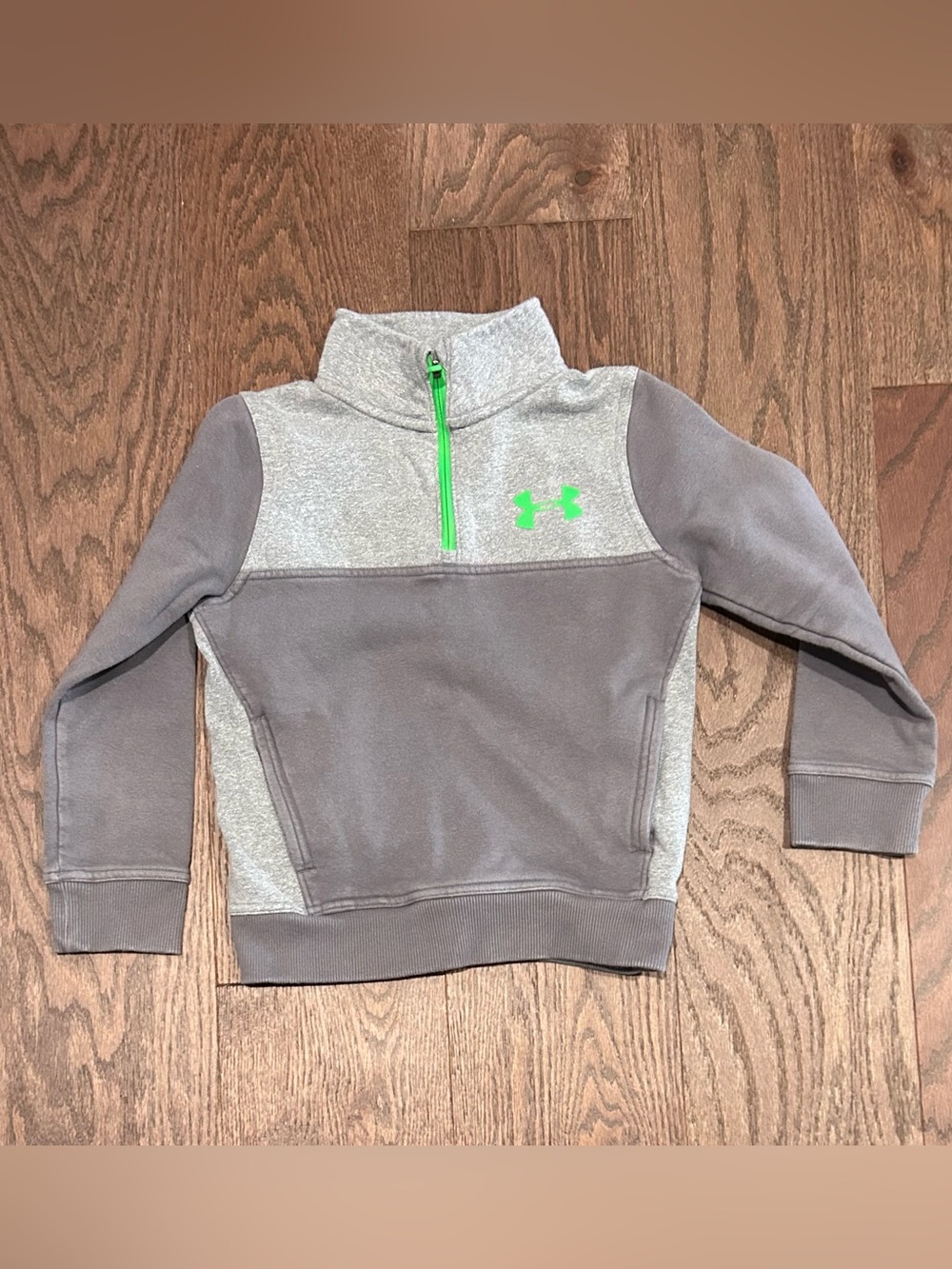 Under Armour Size XS Boy's 1/4 Zip Sweatshirt